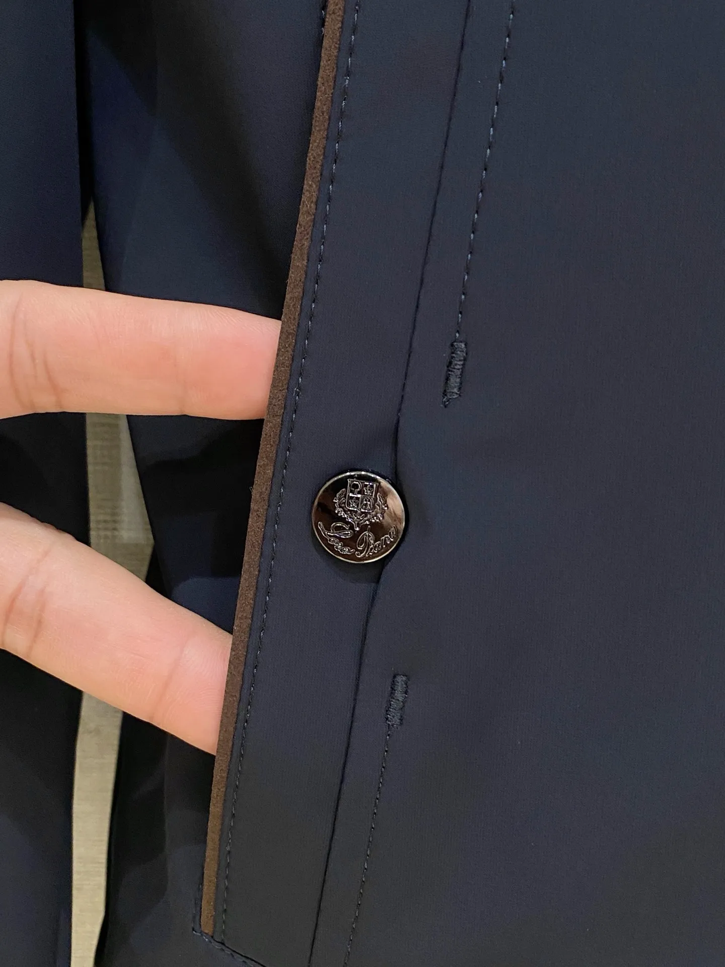 LP Autumn and Winter New Arrival Original Reversible Jacket Classic Hot Sale version Simple and fashionable Versatile, soft and delicate to the touch, comfortable on the upper body. Original imported lettering hardware accessories are supplied to customers, representing the fine workmanship of the Factory. Black Blue Sizes: M-4XL